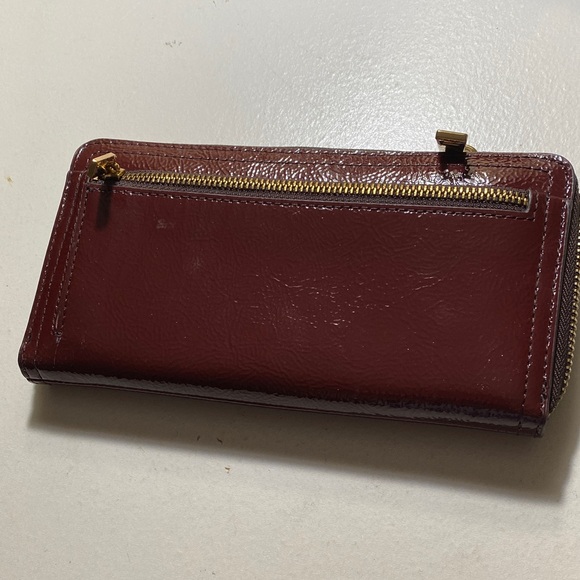 Elegant Burgundy Leather Wallet - Picture 1 of 7